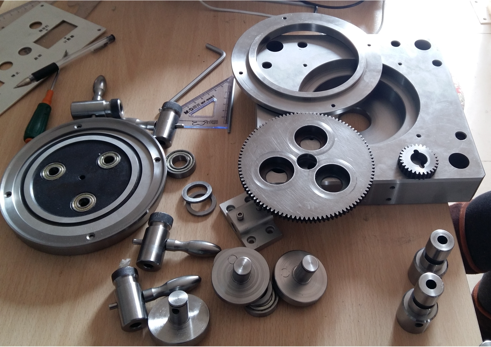 El principio de procesamiento y las ventajas de las piezas de mecanizado de aluminio CNC.